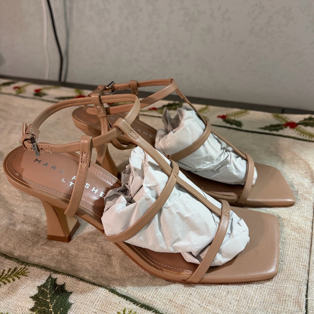 !!SOLD!! Marc Fisher Heels